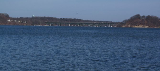 Abraham Lincoln Park: Hiking along Irondequoit Bay