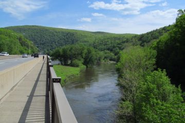 Hiking the Bridge to the NJ/PA State Line on the AT