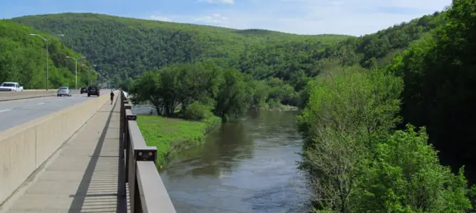 Hiking the Bridge to the NJ/PA State Line on the AT