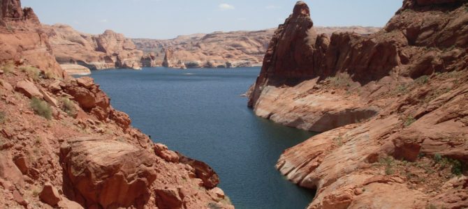 Hole in the Rock: Scramble to Lake Powell!