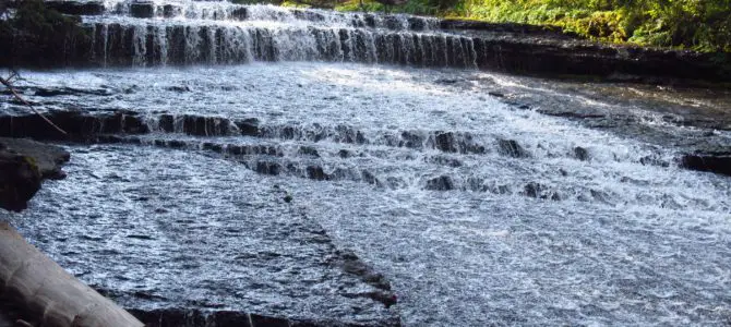 Dayhiking Slide Creek Falls above Green River Lakes