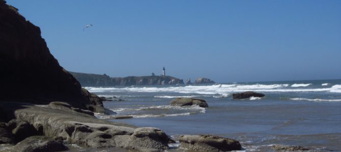 Beverly Beach Hike: Lighthouses, Volcanic Rocks, and More