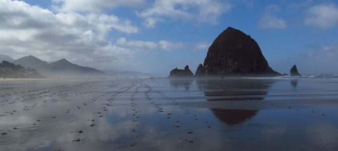 Hiking Cannon Beach to Haystack Rock