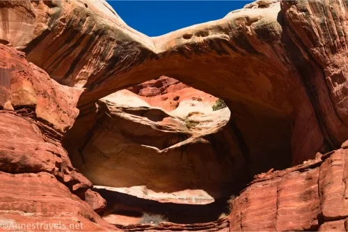 An arch that is yellow on top and red below